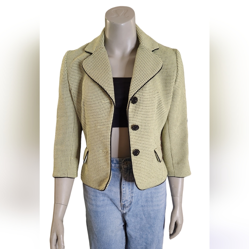 Studio I Lightweight Cream and Black Textured Cropped Blazer